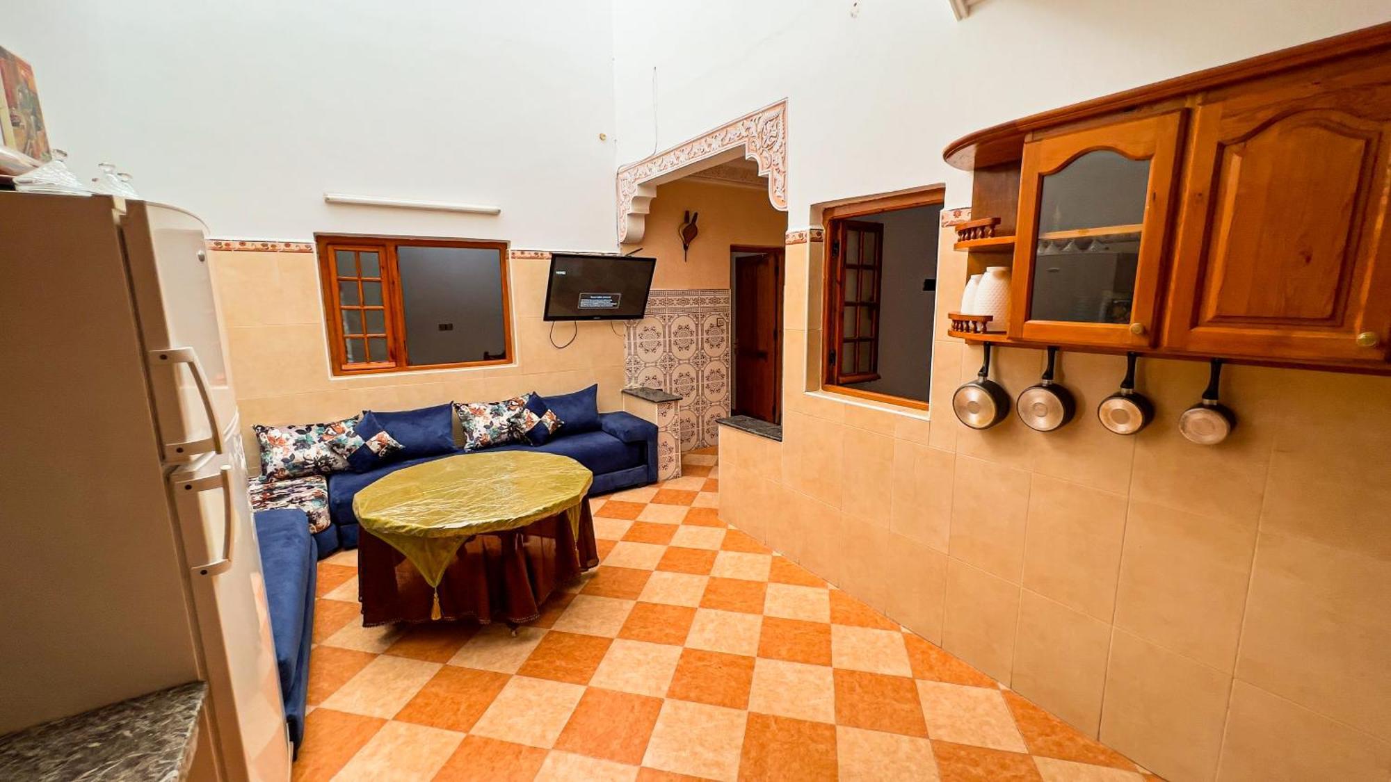 Dar Haut De Gamme Et A Un Prix Imaginaire Hostcom For Families Only Oujda Bagian luar foto