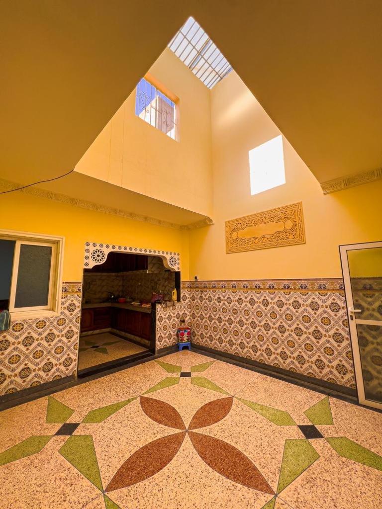 Dar Haut De Gamme Et A Un Prix Imaginaire Hostcom For Families Only Oujda Bagian luar foto